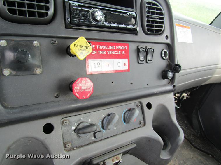 image for item DD8435 2007 Freightliner M2 106 bucket truck