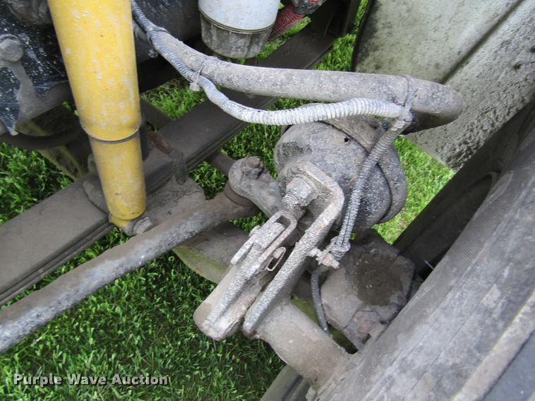 image for item DD8435 2007 Freightliner M2 106 bucket truck