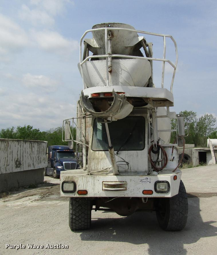 image for item DD8436 1999 Oshkosh S2146 ready mix truck