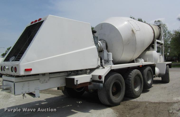 image for item DD8436 1999 Oshkosh S2146 ready mix truck
