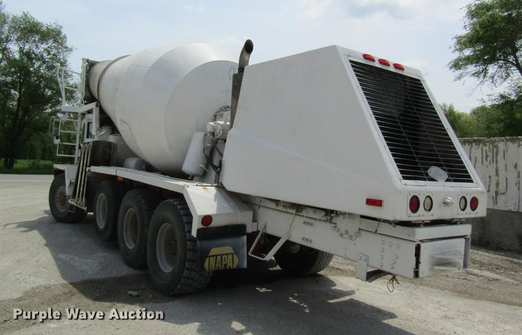 image for item DD8436 1999 Oshkosh S2146 ready mix truck