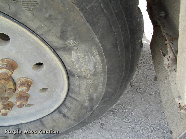 image for item DD8436 1999 Oshkosh S2146 ready mix truck