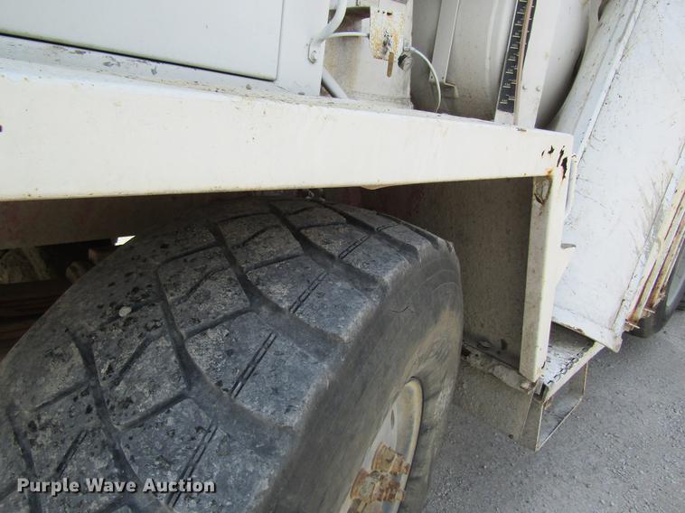 image for item DD8436 1999 Oshkosh S2146 ready mix truck