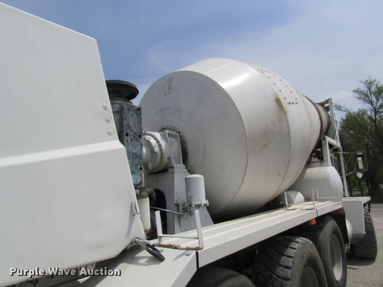 image for item DD8436 1999 Oshkosh S2146 ready mix truck