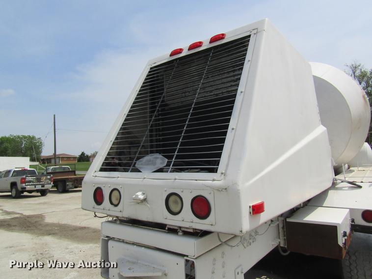 image for item DD8436 1999 Oshkosh S2146 ready mix truck