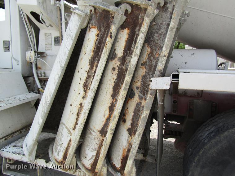 image for item DD8436 1999 Oshkosh S2146 ready mix truck