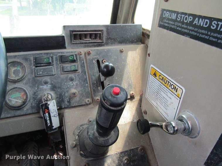 image for item DD8436 1999 Oshkosh S2146 ready mix truck