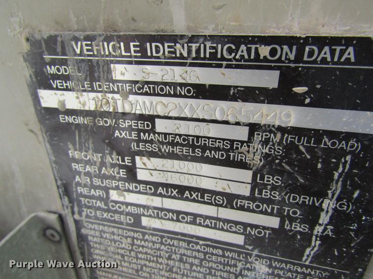 image for item DD8436 1999 Oshkosh S2146 ready mix truck