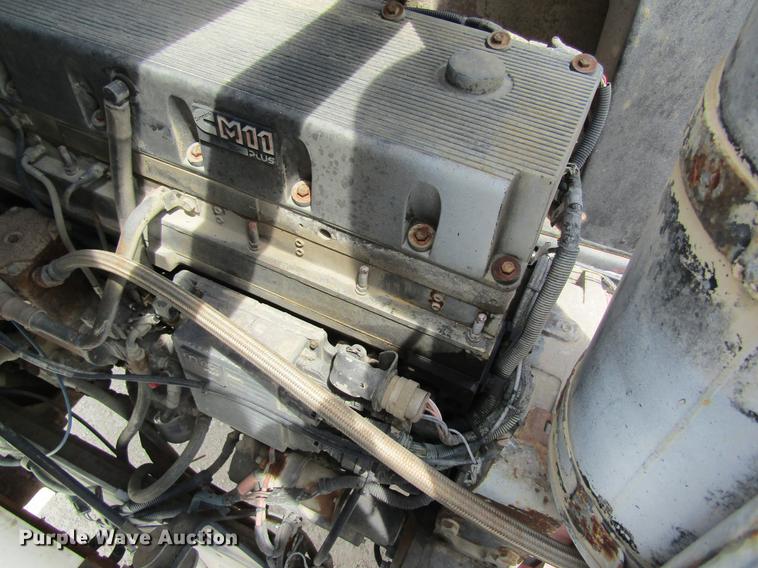 image for item DD8436 1999 Oshkosh S2146 ready mix truck