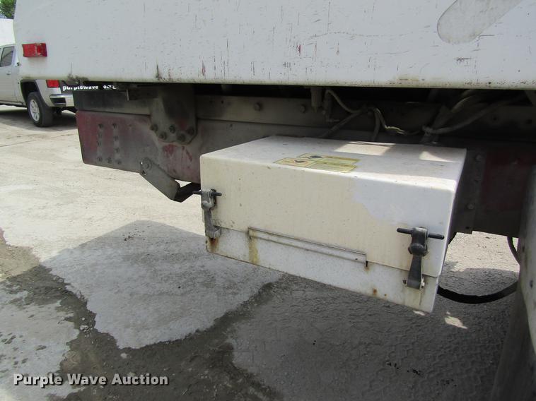 image for item DD8437 1999 Oshkosh S2146 ready mix truck