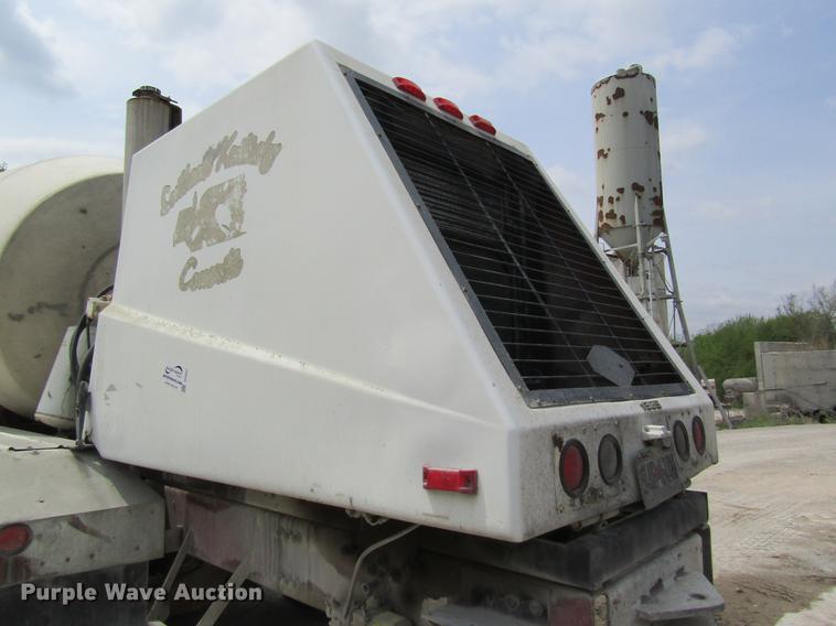 image for item DD8437 1999 Oshkosh S2146 ready mix truck