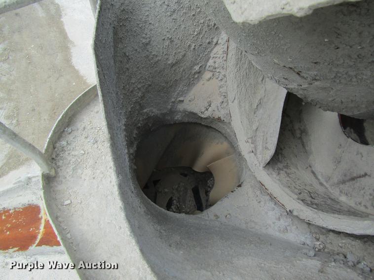 image for item DD8437 1999 Oshkosh S2146 ready mix truck