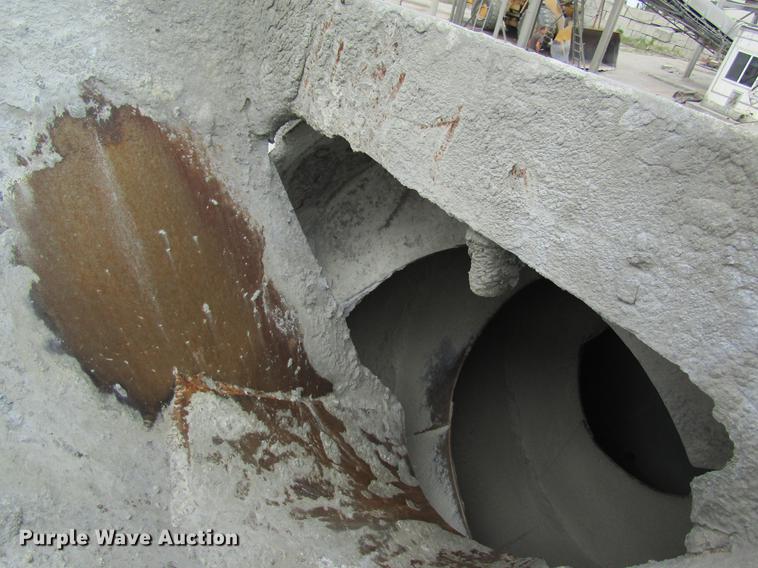 image for item DD8437 1999 Oshkosh S2146 ready mix truck