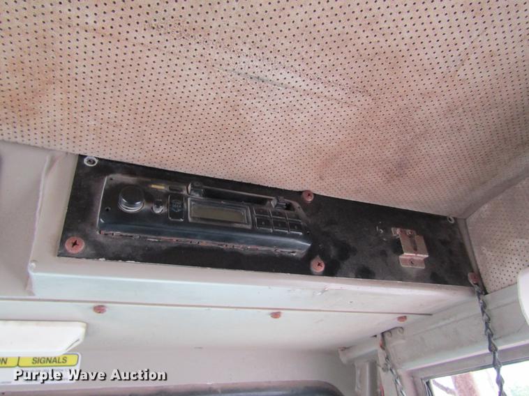 image for item DD8437 1999 Oshkosh S2146 ready mix truck