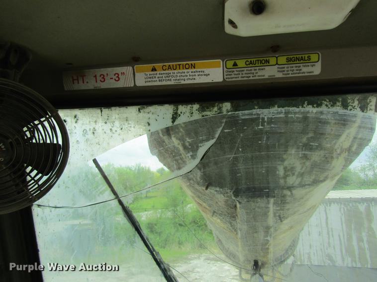 image for item DD8437 1999 Oshkosh S2146 ready mix truck