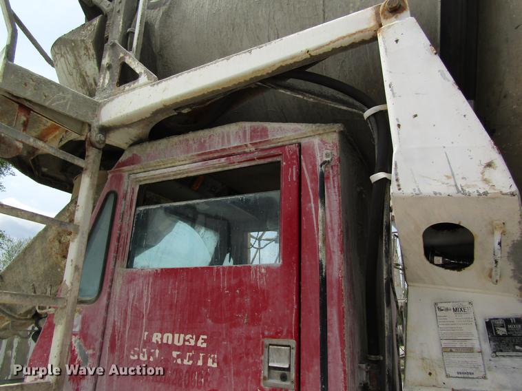 image for item DD8437 1999 Oshkosh S2146 ready mix truck