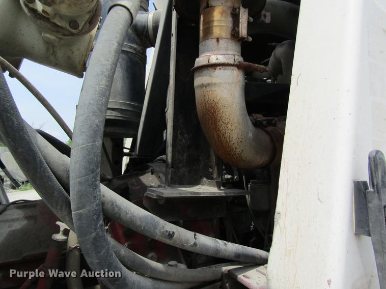 image for item DD8437 1999 Oshkosh S2146 ready mix truck