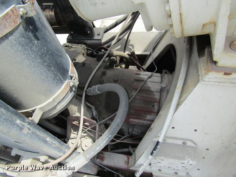 image for item DD8437 1999 Oshkosh S2146 ready mix truck