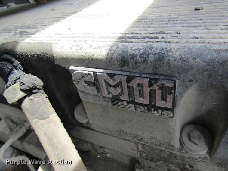 image for item DD8437 1999 Oshkosh S2146 ready mix truck