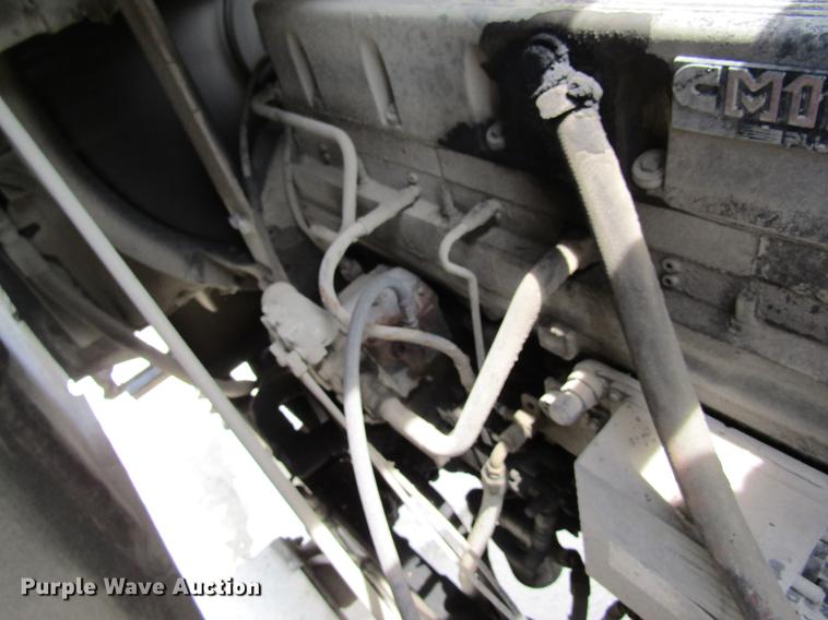 image for item DD8437 1999 Oshkosh S2146 ready mix truck