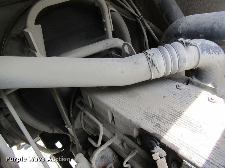 image for item DD8437 1999 Oshkosh S2146 ready mix truck