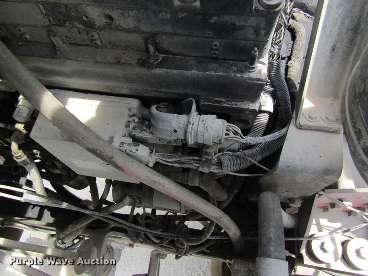 image for item DD8437 1999 Oshkosh S2146 ready mix truck