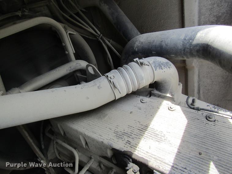 image for item DD8437 1999 Oshkosh S2146 ready mix truck