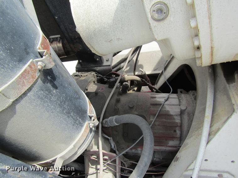 image for item DD8437 1999 Oshkosh S2146 ready mix truck