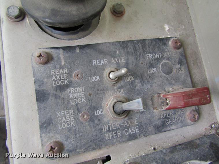 image for item DD8438 1999 Oshkosh S2146 ready mix truck