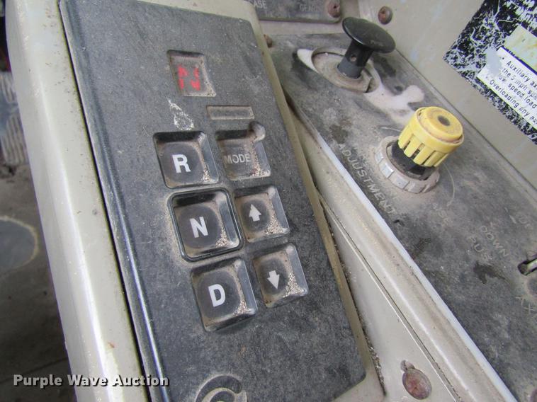 image for item DD8438 1999 Oshkosh S2146 ready mix truck