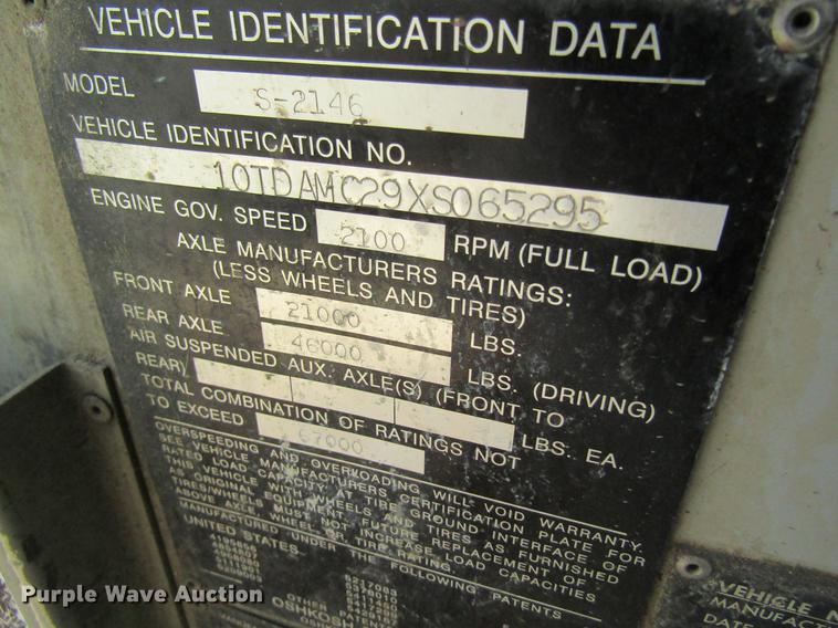 image for item DD8438 1999 Oshkosh S2146 ready mix truck