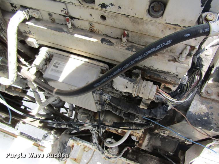 image for item DD8438 1999 Oshkosh S2146 ready mix truck