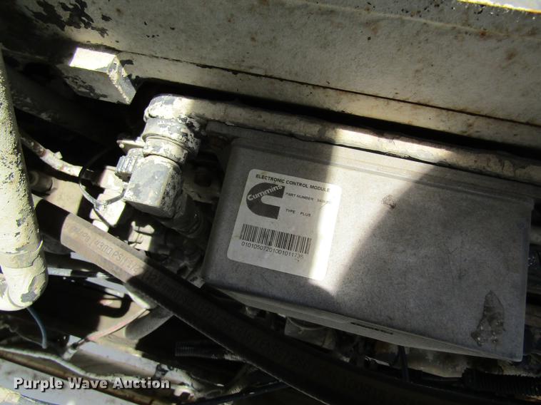 image for item DD8438 1999 Oshkosh S2146 ready mix truck