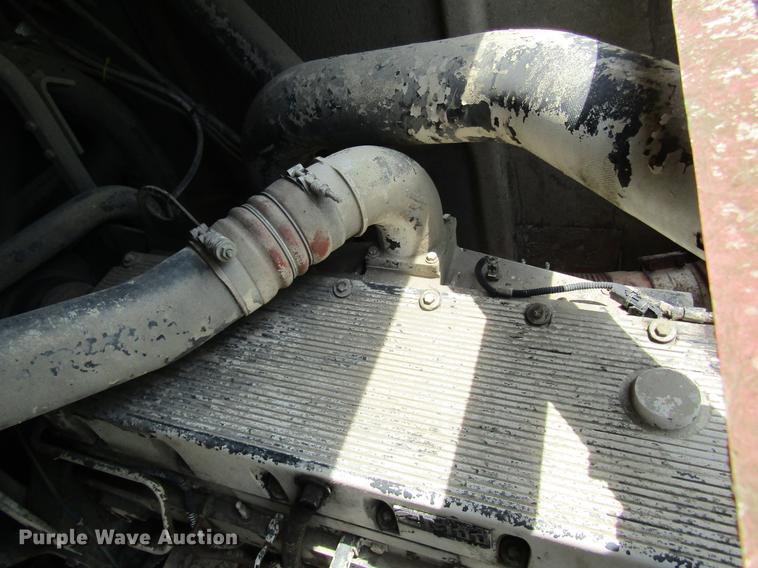 image for item DD8438 1999 Oshkosh S2146 ready mix truck