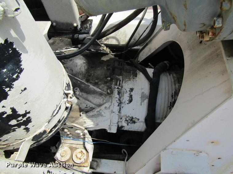 image for item DD8438 1999 Oshkosh S2146 ready mix truck