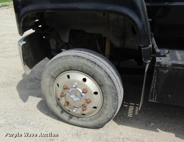 image for item DD8450 1996 GMC TopKick service truck with crane