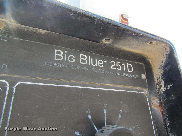 image for item DD8450 1996 GMC TopKick service truck with crane