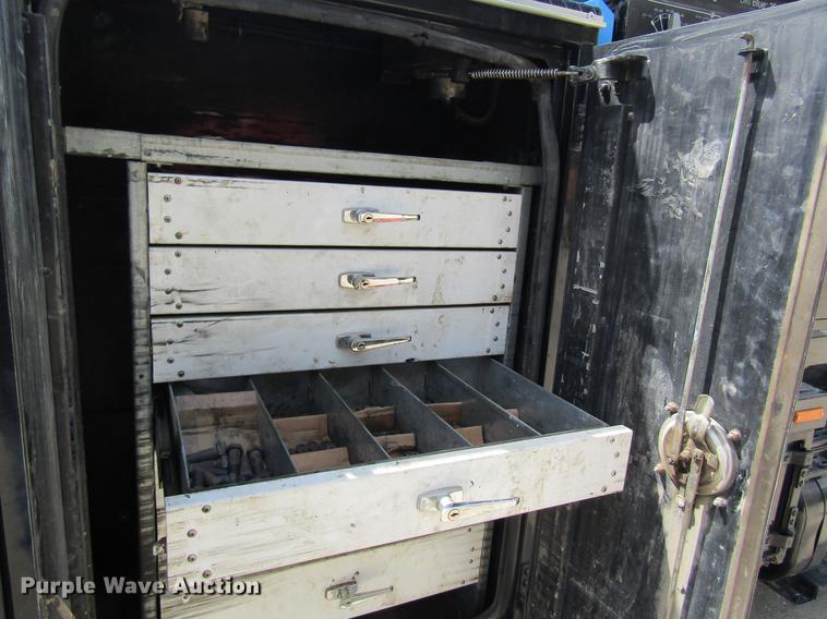 image for item DD8450 1996 GMC TopKick service truck with crane