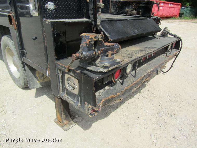 image for item DD8450 1996 GMC TopKick service truck with crane