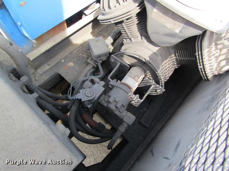 image for item DD8450 1996 GMC TopKick service truck with crane