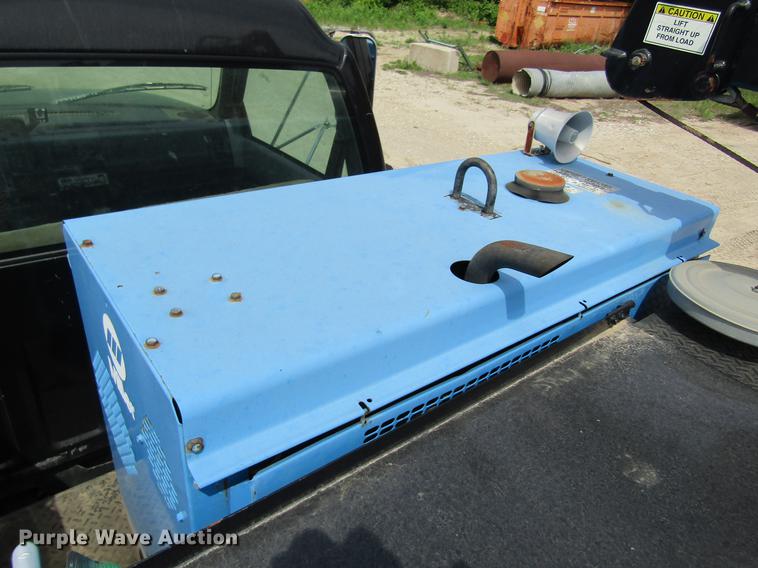 image for item DD8450 1996 GMC TopKick service truck with crane