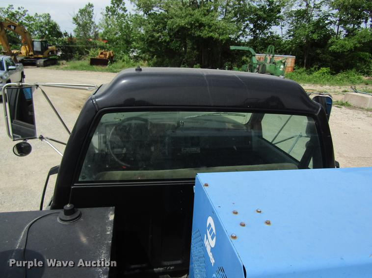 image for item DD8450 1996 GMC TopKick service truck with crane