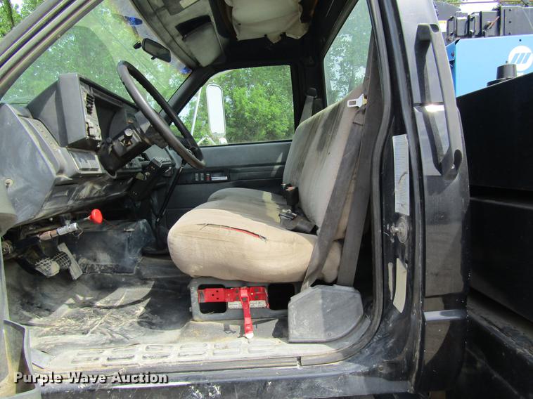 image for item DD8450 1996 GMC TopKick service truck with crane