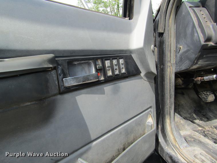 image for item DD8450 1996 GMC TopKick service truck with crane