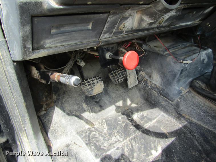 image for item DD8450 1996 GMC TopKick service truck with crane