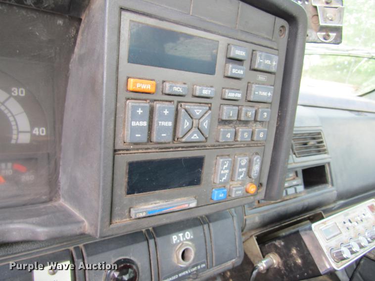 image for item DD8450 1996 GMC TopKick service truck with crane