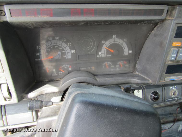 image for item DD8450 1996 GMC TopKick service truck with crane