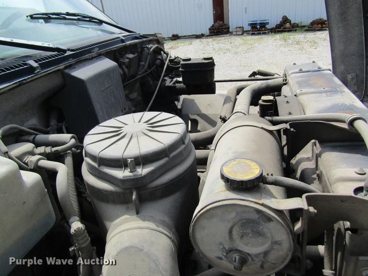 image for item DD8450 1996 GMC TopKick service truck with crane