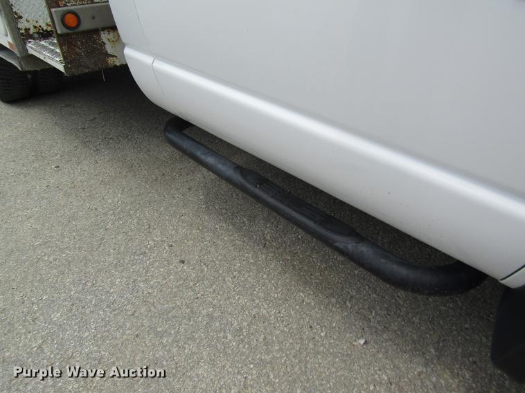 image for item DD8452 2008 Dodge Ram 5500 bucket truck