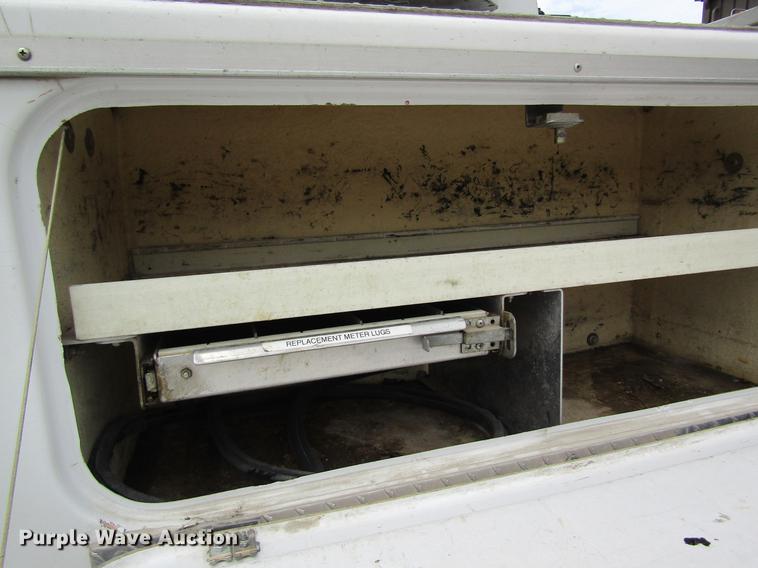 image for item DD8452 2008 Dodge Ram 5500 bucket truck